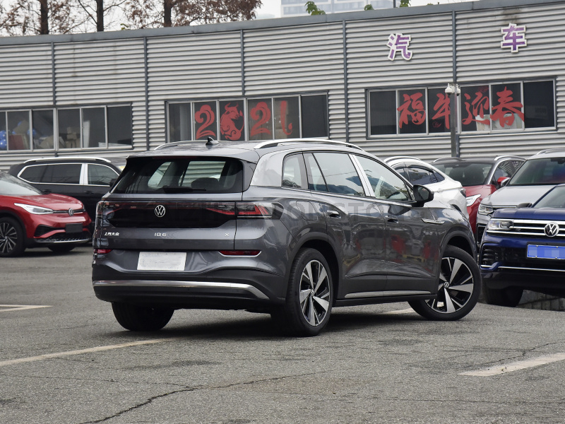 VW ID.6X Pure+