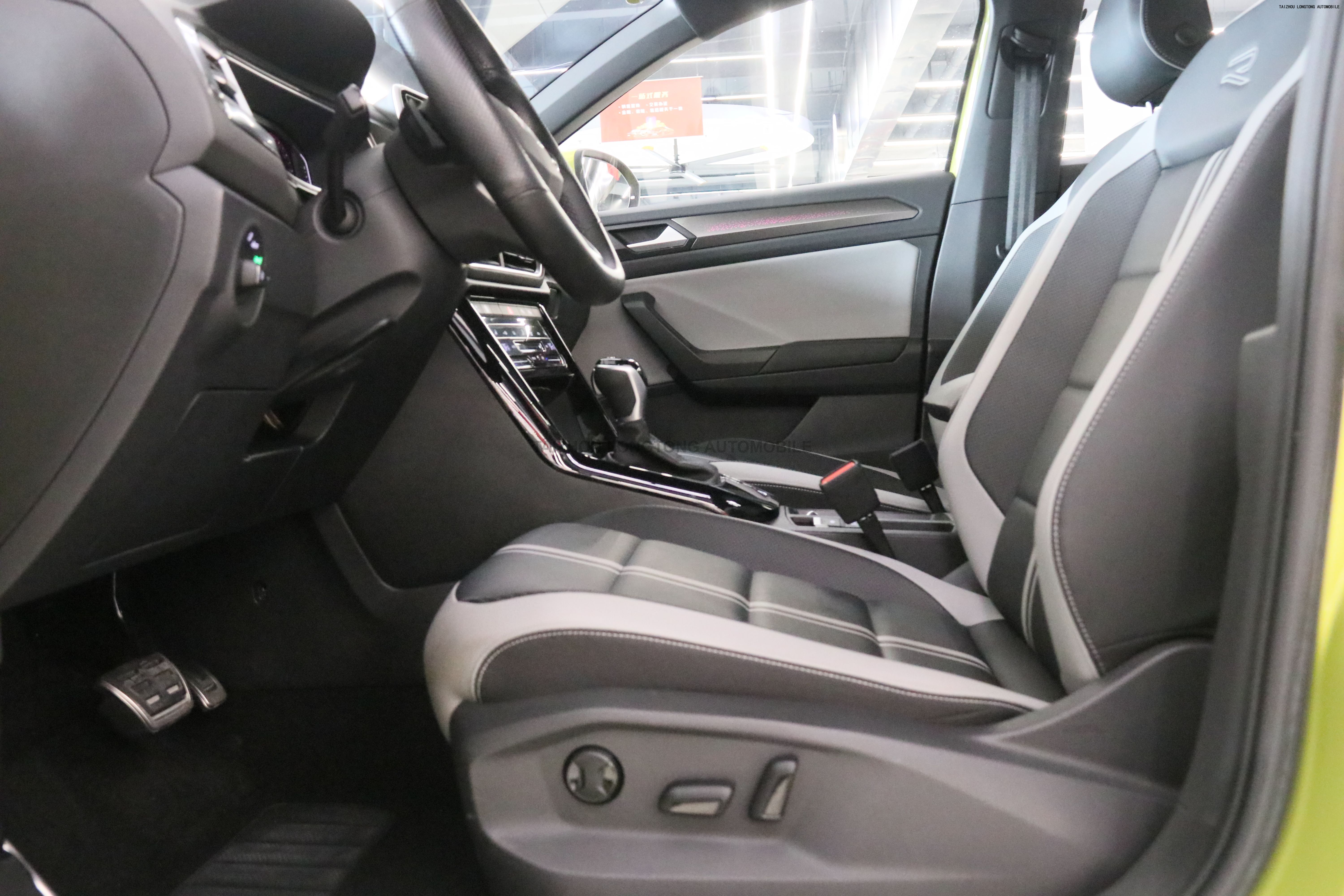 Used Volkswagen T-ROC 2023 300TSI DSG 2-Wheel Drive Starlight Version